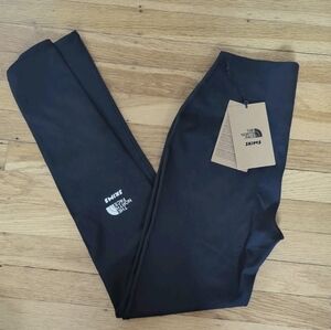 North Face x SKIMs Refina ski leggings onyx size small new with tags